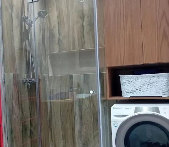 Road Blloku Area Apartman Tirana